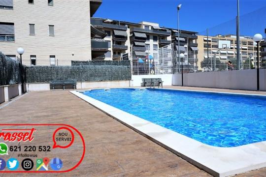 Apartament de vacances, un dormitori doble, amb gran terrassa i piscina (ALB1)