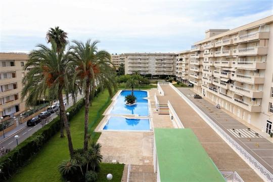 Two bedroom apartment in the center of La Pineda.