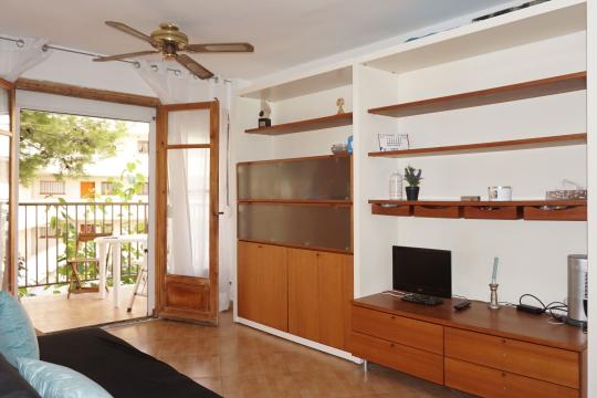 Oportunitat Única! Apartament reformat de 2 dormitoris a la Pineda, amb plaça d'aparcament ! 