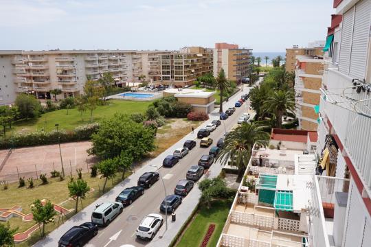 Studio apartment for sale in very good condition and beautiful in La Pineda beach, if you are interested you can find out the details.