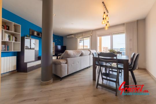 Pocs saben què s'amaga a l'última planta d'aquest edifici: La combinació perfecta entre privacitat total i vida urbana.