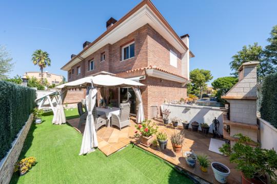 Semi-detached house for sale in Cap Salou! Welcome to the home of your dreams!