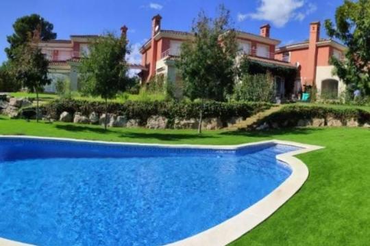 Opportunity for sale: Semi-detached house in Golf Bonmont Terres Noves.