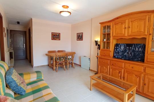 Продается квартира с двумя спальнями с двуспальными кроватями, с видом на Средиземное море в Ла-Пинеда-Плайя.