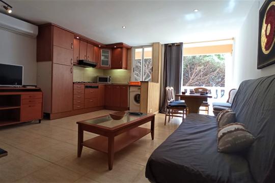 Two-bedroom Mediterranean front apartment for sale in La Pineda Playa